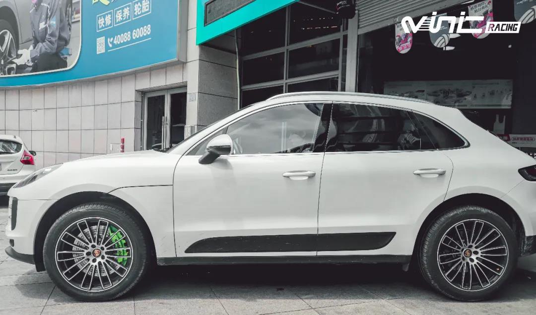 #保時(shí)捷 Macan 升級(jí) VINIC  M6 大六活塞剎車套裝