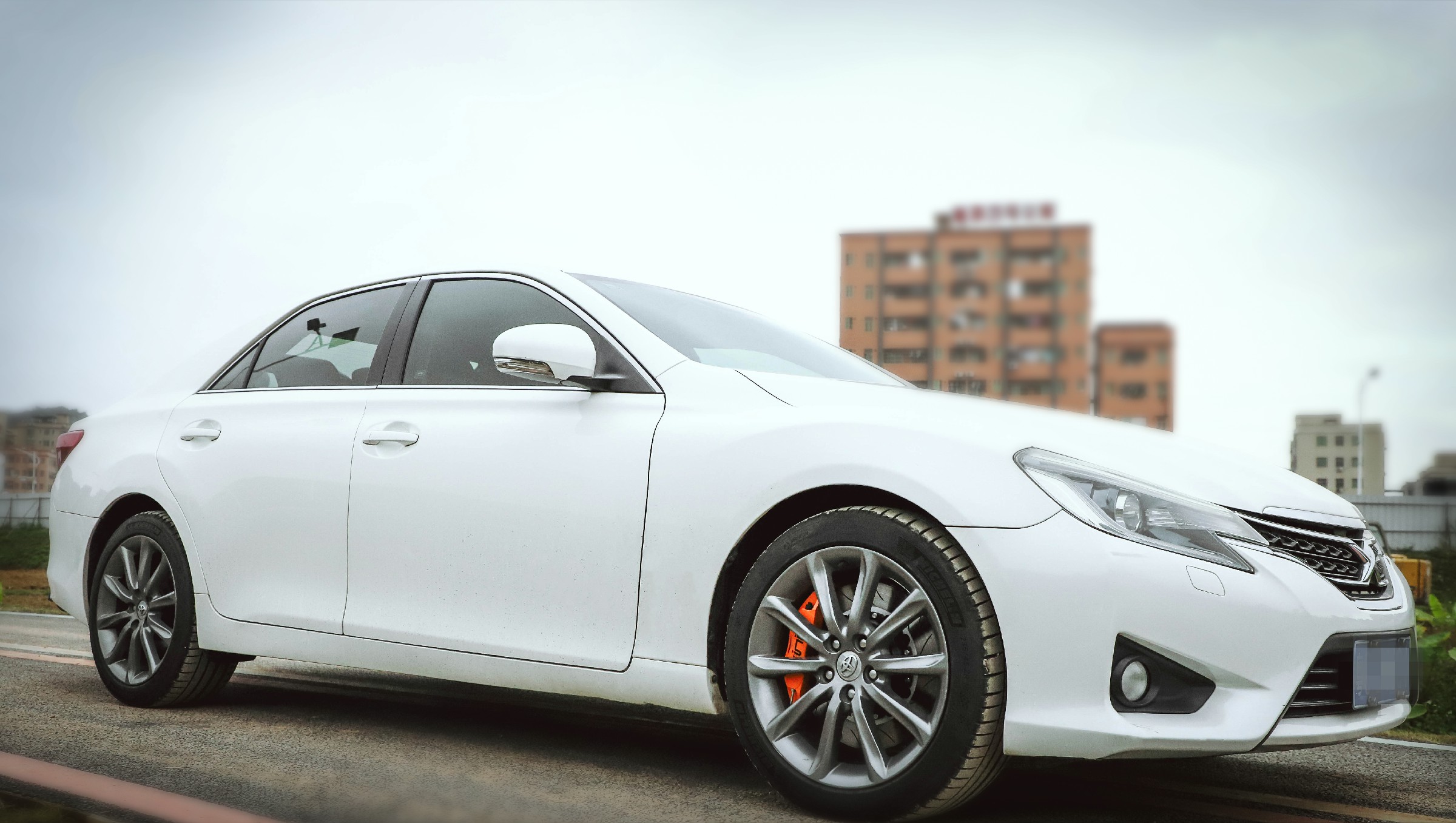 豐田銳志剎車改裝升級(jí)VINIC DF 40超級(jí)大四剎車套裝